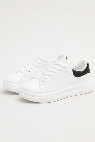 Damenschuhe – Lederoptik, schlicht und leicht