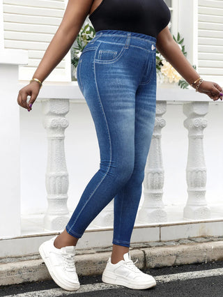 These women's jeggings feature a high waistband and a slim leg, combining elegance with a casual style. Made from a comfortable stretch material, they offer a 2