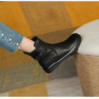These women's retro-style black boots are crafted from soft leather, featuring a nostalgic design that combines comfort with vintage charm, perfect for stylish everyday wear. 6