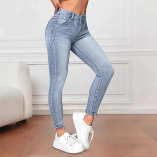 These women's skinny fit jeggings feature a high waist design, crafted from a comfortable stretch fabric, and include functional pockets for added style and convenience, perfect 3