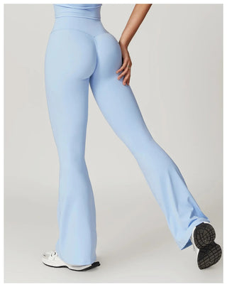 These high-waisted women's yoga pants are made from a lightweight, breathable fabric, featuring a modern and versatile design perfect for both yoga and casual wear. 1