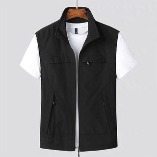 A lightweight and breathable men's cardigan, perfect for outdoor activities, featuring a comfortable knit design that combines style and functionality. 3