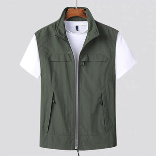 A lightweight and breathable men's cardigan, perfect for outdoor activities, featuring a casual style and made from comfortable fabric that allows for easy movement. 4