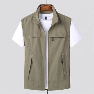 This men's lightweight and breathable cardigan is perfect for outdoor activities, featuring a comfortable knit material and a stylish design that combines functionality with a modern look. 5