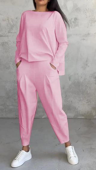 This women's co-ord set features an elegant design, crafted from soft, breathable fabric, perfect for versatile outfits. Its stylish cut and comfortable fit make 2