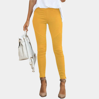 These women's jeggings feature a sleek skinny fit in a versatile black fabric, designed for comfort and style. Perfect for casual or dressy occasions, they 4