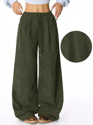 Damen Cordhose – Weit & Bequem, Warm & Stilvoll